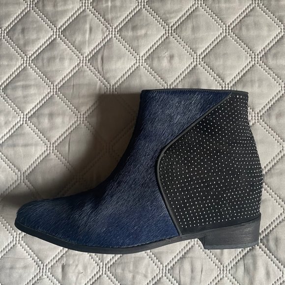 SCHUTZ navy blue genuine calf hair hidden wedge ankle boots - Picture 4 of 5